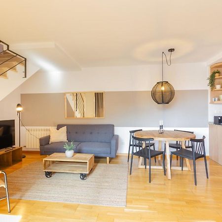 Elegante Duplex En Terrassa, Barcelona Apartment Bagian luar foto