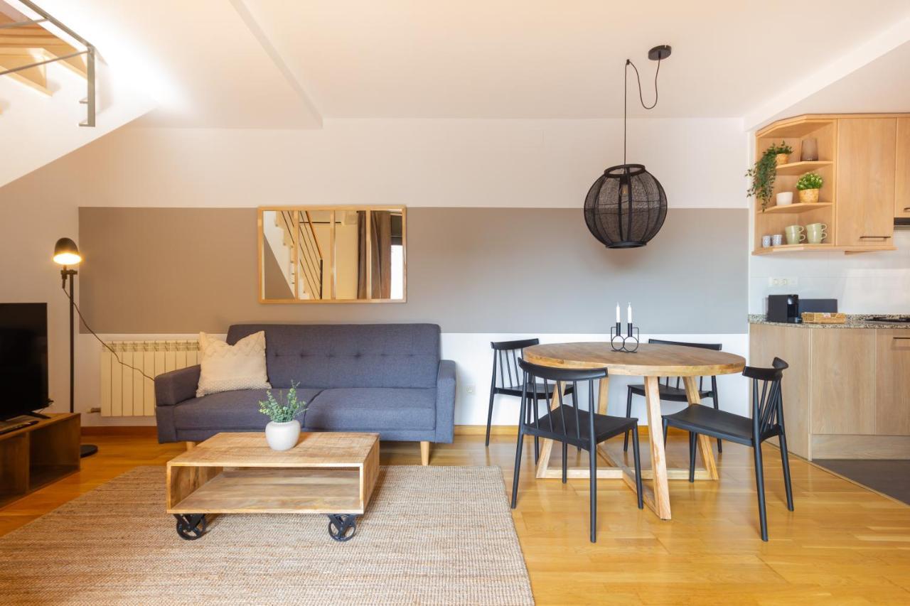 Elegante Duplex En Terrassa, Barcelona Apartment Bagian luar foto