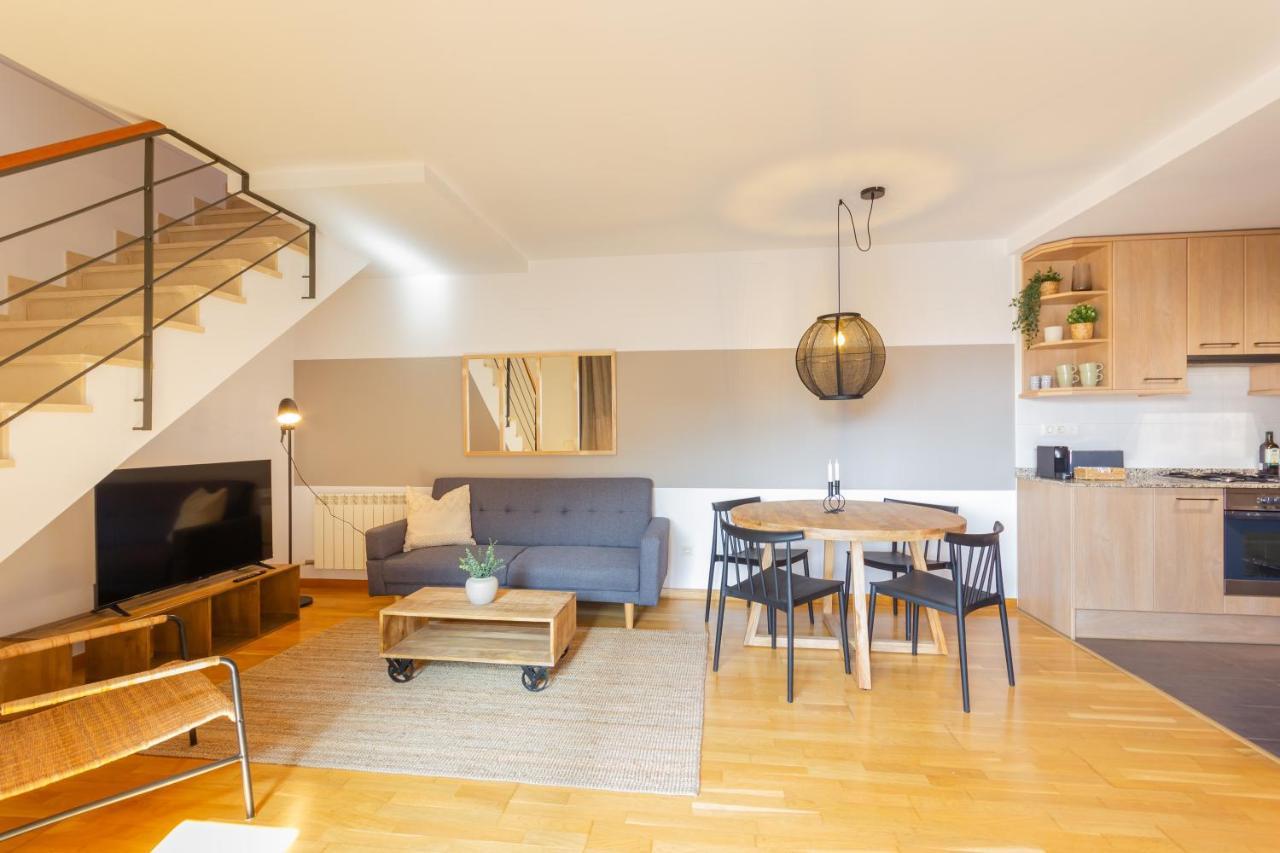 Elegante Duplex En Terrassa, Barcelona Apartment Bagian luar foto