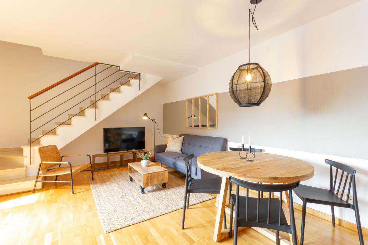 Elegante Duplex En Terrassa, Barcelona Apartment Bagian luar foto